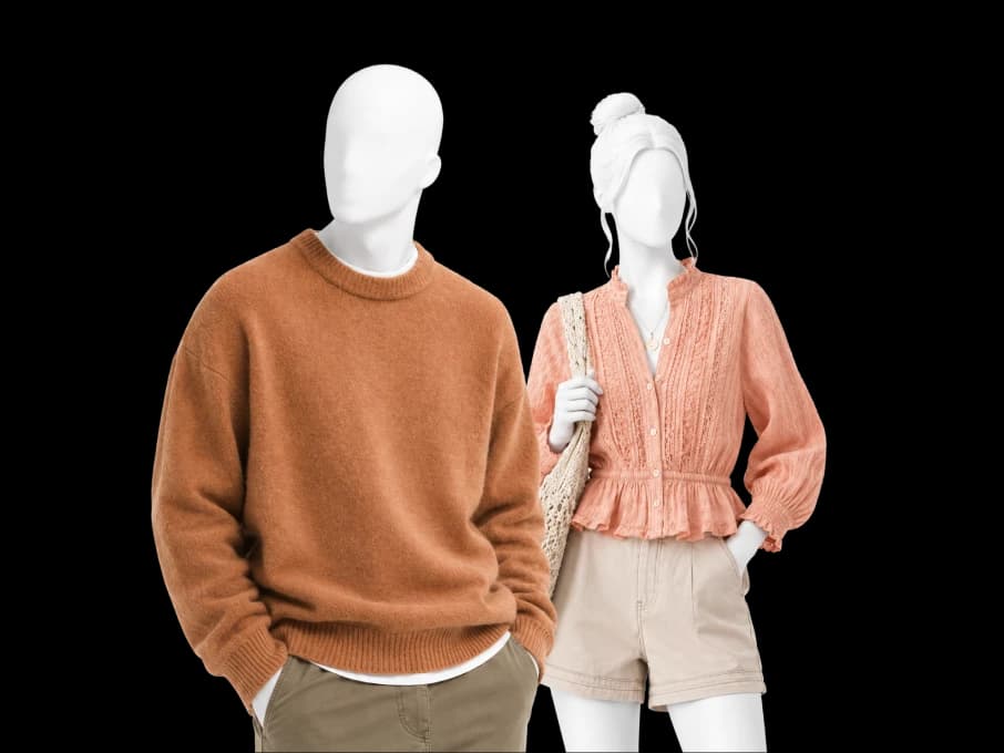 Two people dressed in the Soft Autumn palette