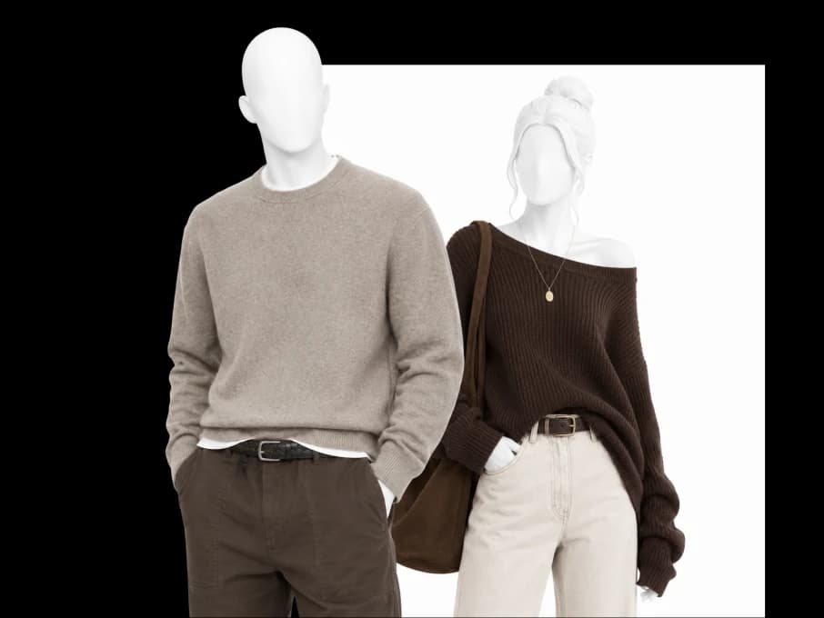 Two people dressed in the True Autumn palette